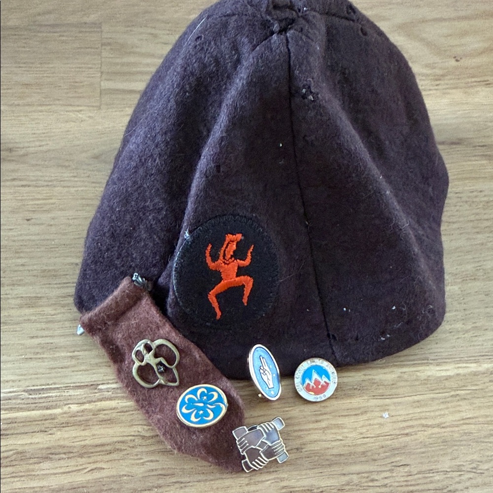 Brownie Girl Scout Wool Hat and Pins. Vintage